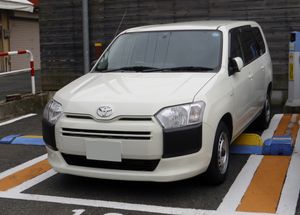 토요타 프로박스 정측면