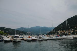 코모, 제노 가(Viale Geno)의 부두