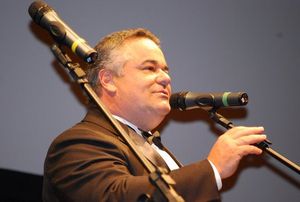 2009년 제2회 파울리니아 영화제에서 연설하는 파울리니아 전 시장 주제 파반 주니어