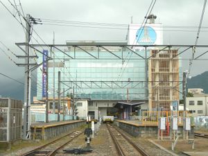 플랫폼의 모습, 왼쪽이 1번 승강장, 2010년 10월