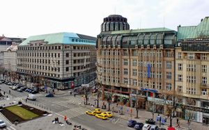 1916년에 건설된 로코코 궁전이 있는 바츨라프 광장 중앙부