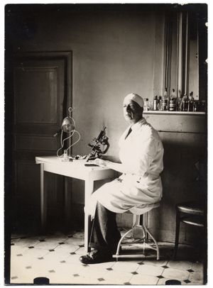 조스 쥘리앵의 1940년 연구실 모습