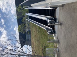 주 출입구 근처의 에스컬레이터