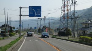 국도 제142호선과의 분기 (나가노현 지사가타군 나가와정)