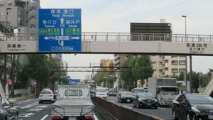 「다마가와 거리」의 국도 제466호선과의 분기점(도쿄도 세타가야구 요가)