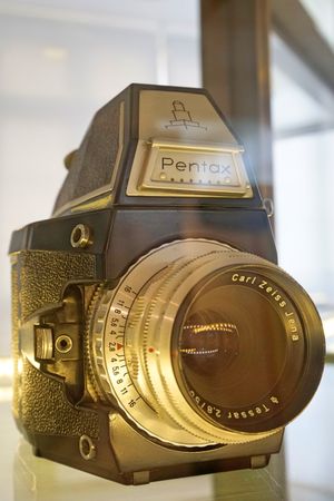 칼 자이스 예나 테사 렌즈를 장착한 자이스 이콘 펜탁스 프로토타입