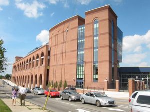 미시간 스타디움의 서쪽 구조물