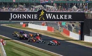2018년 영국 그랑프리에서의 조니 워커 브랜드 광고