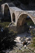 폴리안토스 로도피의 콤프사토스 다리