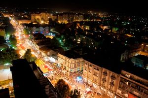 레스코바츠의 주요 관광 명소인 로슈틸리지아다 바비큐 및 엔터테인먼트 축제