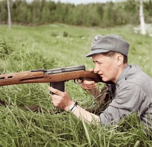 1944년 핀란드에서 SVT-40을 소지한 에스토니아 병사