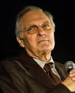 앨런 알다 — 텔레비전 코미디/뮤지컬 부문 남우주연상 수상