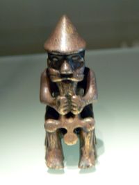 오스카}}에 반영되었을 가능성이 높으며, 이는 "아스의 몰아침"을 의미하는 초기 형태에서 유래되었다.