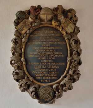 대수 나선을 연구한 야코프 베르누이의 묘비. 하단에 Eadem mutata resurgo라는 문구와 함께, 잘못 아르키메데스 나선이 새겨져 있다.