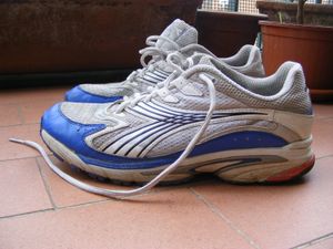 디아도라 미토스 악셀러 운동화