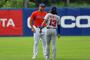 2019년 7월 미래의 블루 제이스 유격수 보 비쳇과 티보