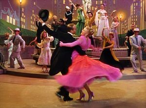 프레드 아스테어와 진저 로저스는 댄스 팀으로 재회했으며, 이 작품은 그들이 RKO에서 제작하지 않은 유일한 영화이다.