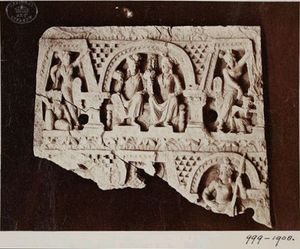 싯다르타 왕자와 야쇼다라 공주를 묘사한 1~2세기경 간다라 양식의 부조. 라호르 국립박물관 소장.