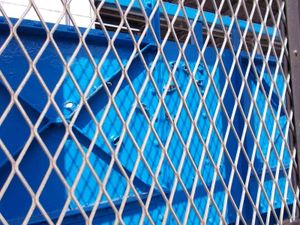 JR 산노미야역에 현재도 남아있는 고베 대공습 당시 B29에서 발사된 탄환 자국