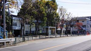 2014년 11월 기타후추역 인근 남행 게이오 버스 정류장