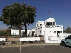 초기 여객 터미널 (1946-1970). 현재 항공 박물관.