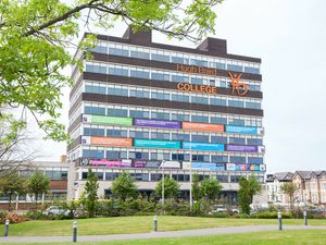 휴 베어드 칼리지 (2020)