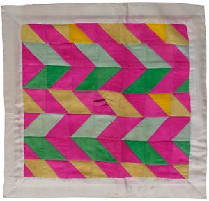 코첸 섬유 흔적 연구 컬렉션([https://museum.gwu.edu/cotsen-textile-traces-study-collection Cotsen Textile Traces Study Collection])의 보자기