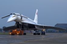앞에서 본 Tu-144