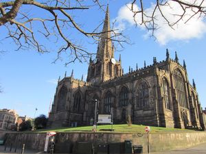 로더럼 민스터, 이 도시에서 가장 오래되고 가장 눈에 띄는 랜드마크