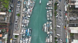 위에서 본 쑤아오의 난팡아오 항구. 2022년 12월 촬영