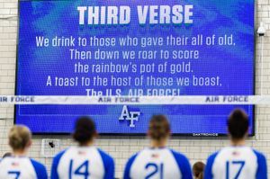 2024년 공군 아카데미 팰컨스 배구 경기에서 공연된 3절