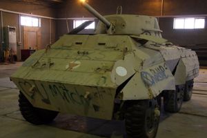 이라크 전쟁 당시 바그다드 근교에서 미국군에 발견된 M8 장갑차