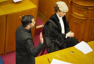 2023년 3월 에든버러 고등법원에서 수석 장관으로 공식 취임하는 유사프