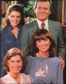 반스-웬트워스 가족. 오른쪽 위부터 시계 방향으로: 클리프 반스, 패멀라, 레베카 반스 웬트워스, 캐서린 웬트워스.