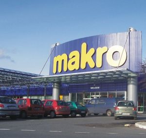폴란드 크라쿠프의 Makro 창고