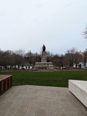 파레이드 가든의 전 총독 동상