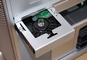 Mac Pro의 하드 드라이브 트레이 예시