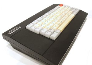 Electronika BK0010.01. 소련의 가정용 컴퓨터로, К1801ВМ1 (소련 LSI-11 호환 CPU)를 기반으로 한다.