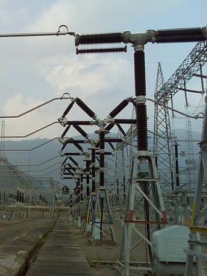 400&nbsp;kV SF6 라이브 탱크 회로 차단기