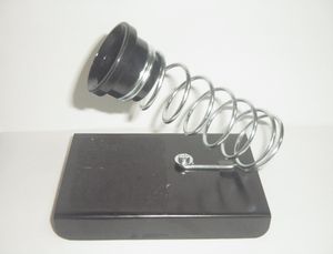 납땜 인두 거치대의 예