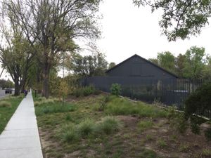 애플 파크 옆 보도에서 바라본 글렌데닝 농장