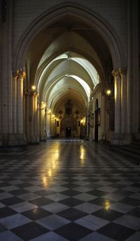 본당을 내려다본 모습.