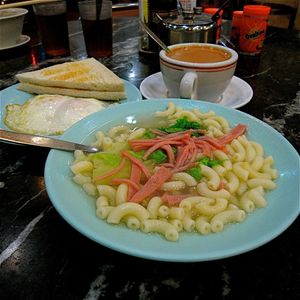 홍콩의 수프 마카로니