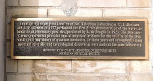 미국 물리학회 명판, 맨해튼, 실험 기념
