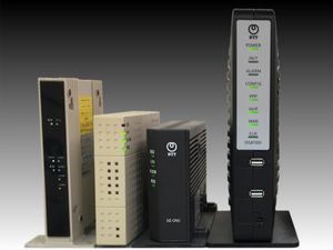 フレッツ(FLET'S) 광의 주요 통신 기기 (왼쪽부터 CTU, ONU, GE-ONU, OG810Xi)