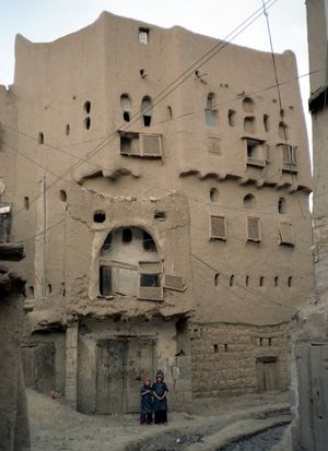 예멘 암란의 흙집