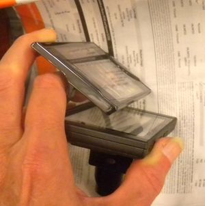 교세라 에코(Kyocera Echo)는 현 세대의 폴더블 스마트폰의 전신이다.