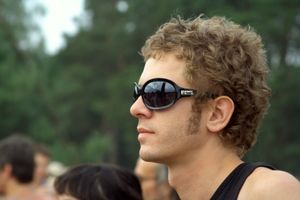 구레나룻이 긴 남자