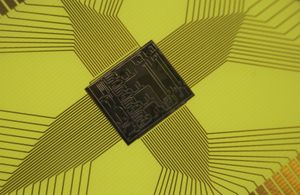 미세전자기계 시스템 칩, "랩온어칩"이라고도 함