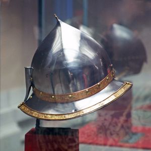 아라곤의 페르디난드 2세의 케틀 햇, c. 1490